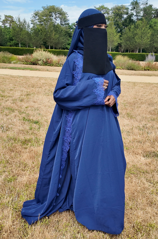 Abaya Amira