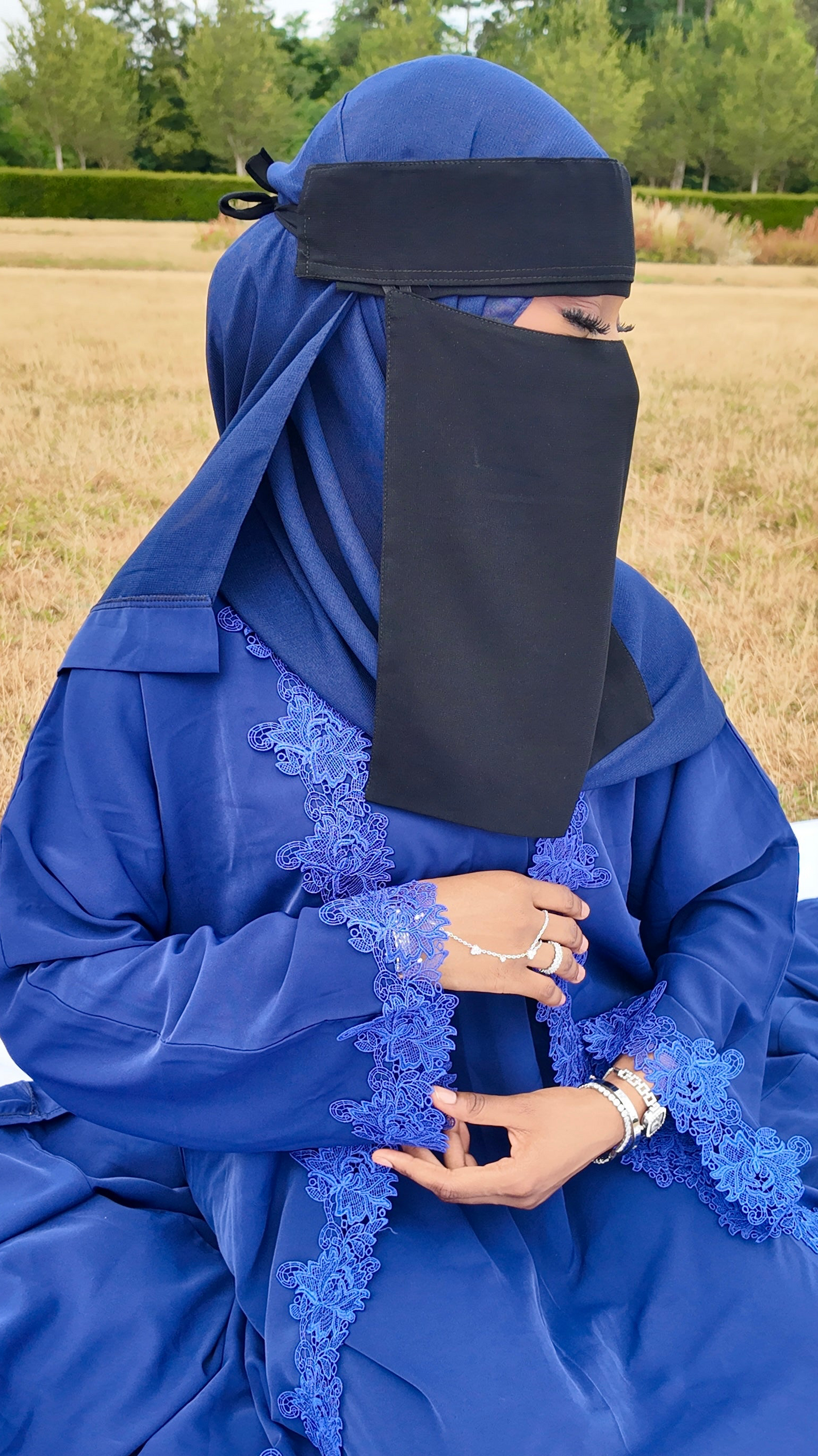 Abaya Amira